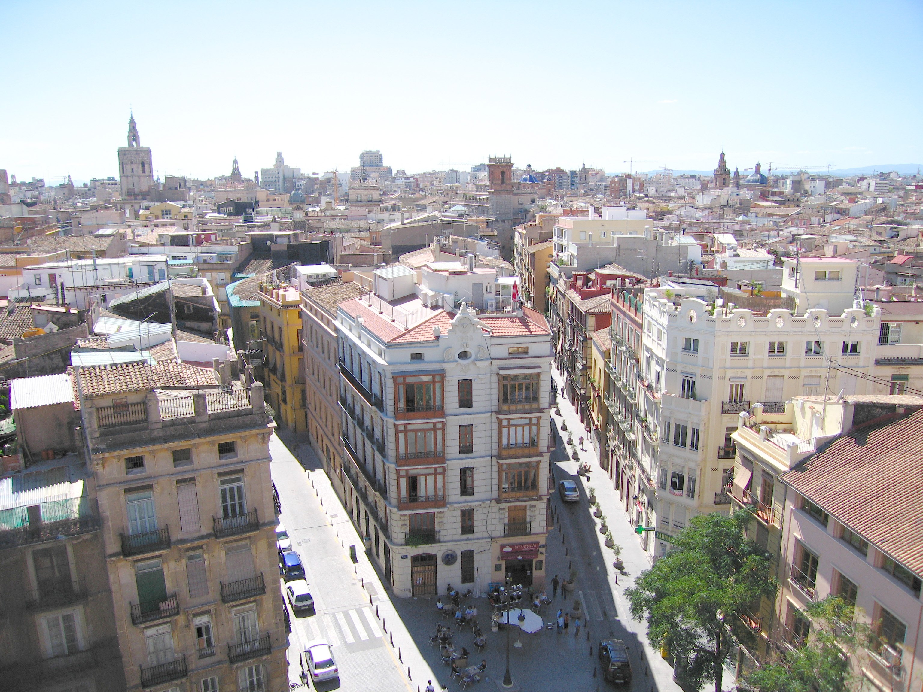 Going to Valencia? Click here to discover the best travel tips to take full advantage of your trip to Valencia!